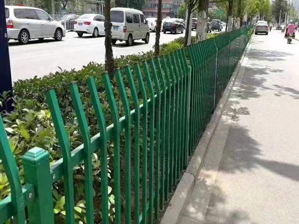 草坪护栏